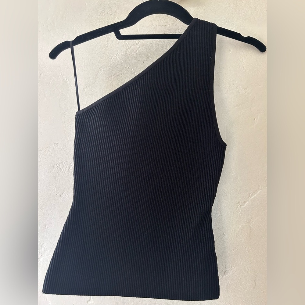 Aritzia Babaton Sculpt knit one shoulder tank size small